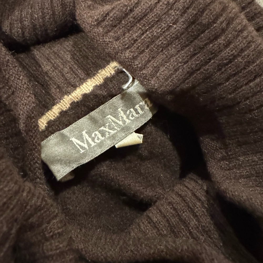Max Mara Silk And Cashmere Turtleneck for Women Label Size L (has small hole) - Picture 4 of 5